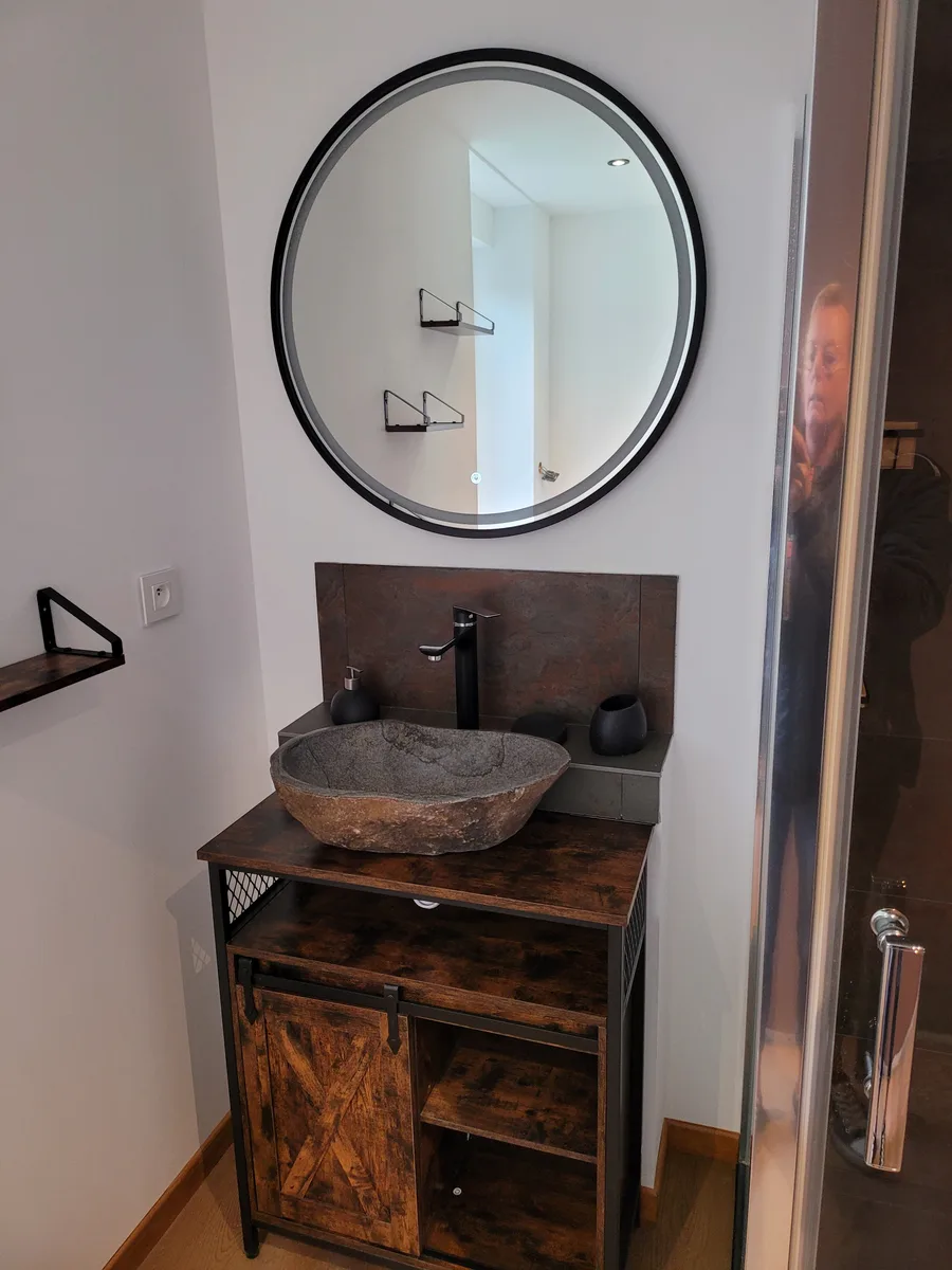 Meuble vasque bois et métal avec vasque en pierre à Landas